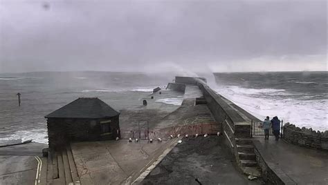 Porthcawl lifeboat station pier cam this morning. We urge